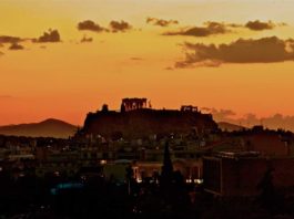 Akropolis Öffnungszeiten 2025 & vorauss. Wartezeiten Akropolis Sonnenuntergang am Abend